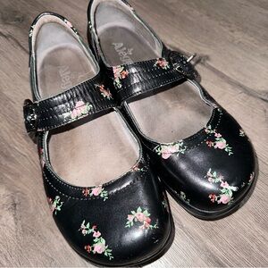 Alegria Floral Mary Janes Size 37 7/7.5